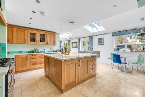 Click the photo for more details of West Hill Road, West Hill