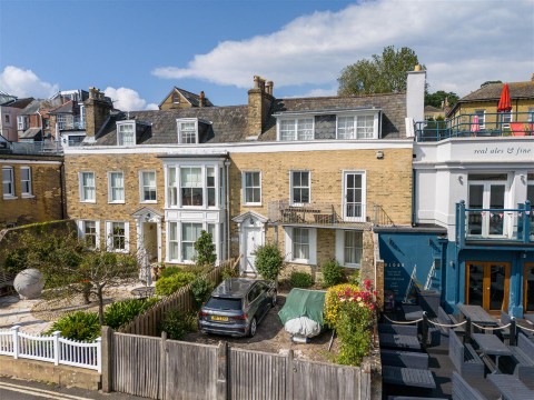 Click the photo for more details of Cowes, Isle of Wight