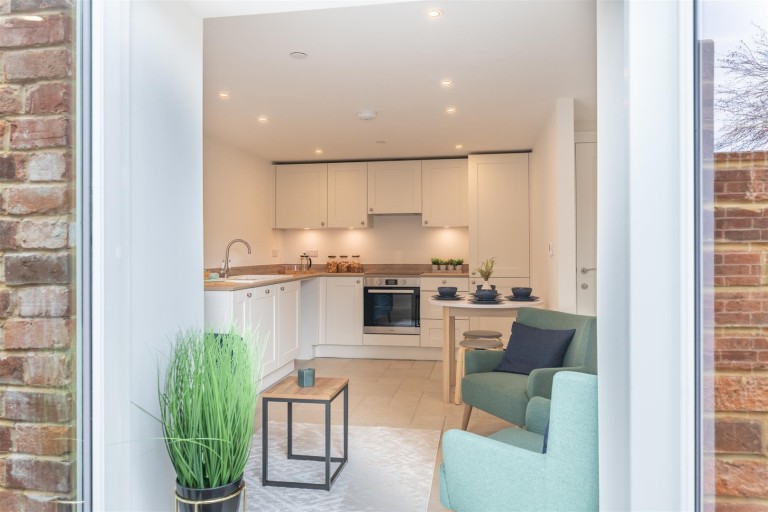 Images for 6 Crewkerne Place, Bridport