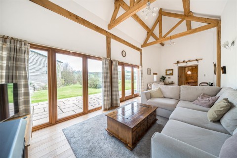 Click the photo for more details of Cheriton Fitzpaine, Crediton