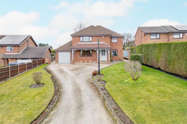 Click the photo for more details of Rose Tree Lane, Newhall, DE11