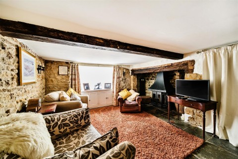 Click the photo for more details of High Street, Culworth, OX17