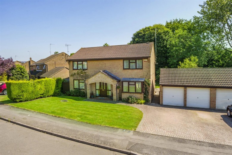 Click the photo for more details of Dove Close, Towcester, NN12
