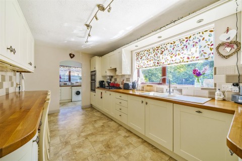 Click the photo for more details of Dove Close, Towcester, NN12