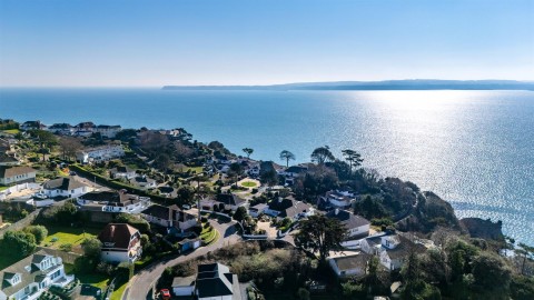 Click the photo for more details of Rock End Avenue, Torquay
