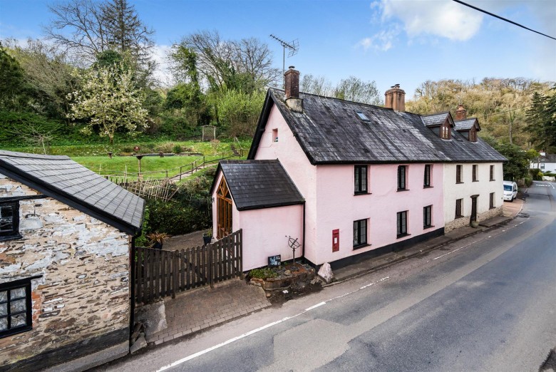Click the photo for more details of Battleton, Dulverton