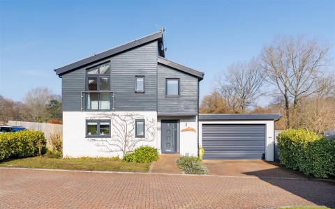 Click the photo for more details of Ryde, Isle of Wight