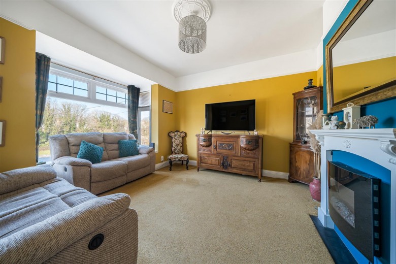 Click the photo for more details of Billacombe Road, Plymouth
