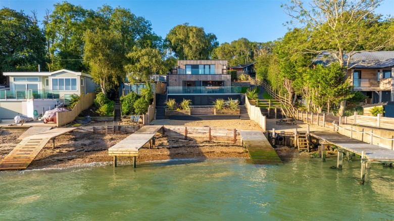 Click the photo for more details of Wootton Bridge, Isle of Wight