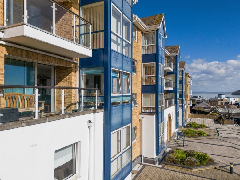 Click the photo for more details of Cowes, Isle of Wight