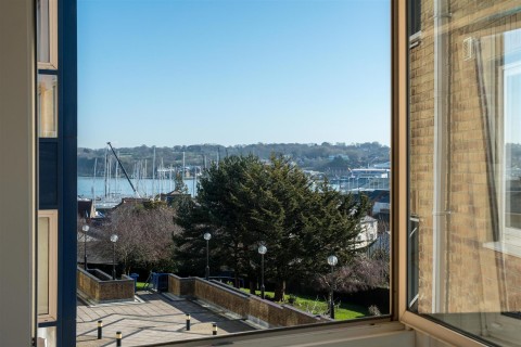 Click the photo for more details of Cowes, Isle of Wight