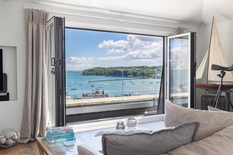 Click the photo for more details of Old Town, Cowes, Isle of Wight