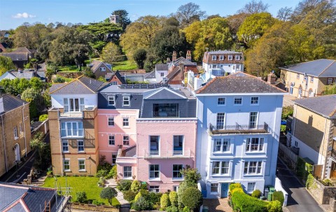 Click the photo for more details of Old Town, Cowes, Isle of Wight