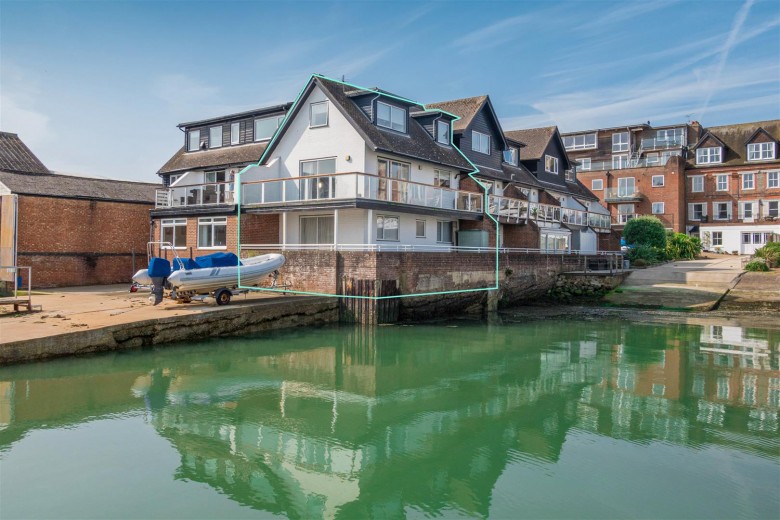 Click the photo for more details of Cowes, Isle of Wight