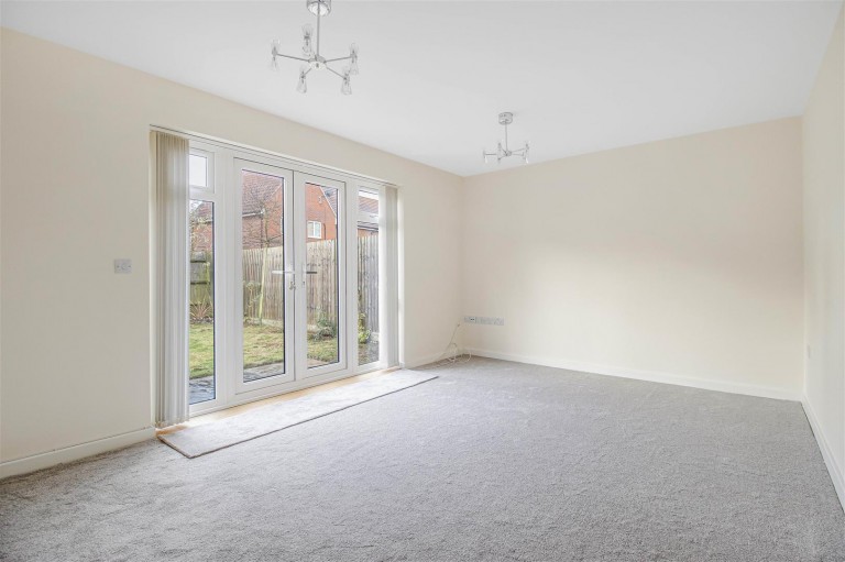 Images for Chamomile Close, Red Lodge