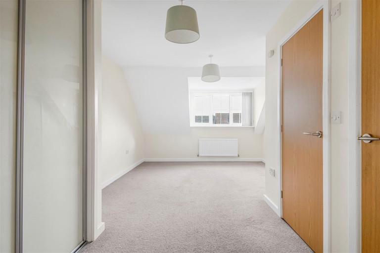 Images for Chamomile Close, Red Lodge