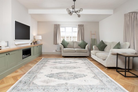 Click the photo for more details of Barby Lane, Rugby, CV22