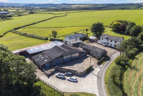 Click the photo for more details of Lydacott, Barnstaple