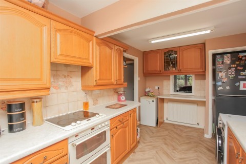Click the photo for more details of Hillview Crescent, Banbury