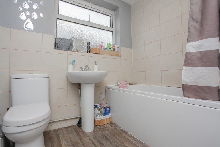 Images for Hillview Crescent, Banbury