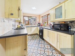 Images for 4 bedrooms, including annexe - Lynmouth Road, Humberstone, Leicestershire