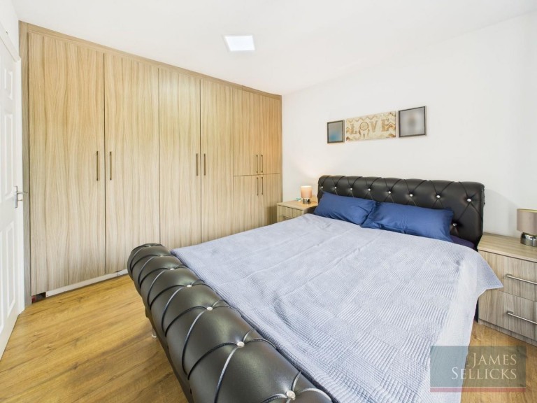 Images for 4 bedrooms, including annexe - Lynmouth Road, Humberstone, Leicestershire