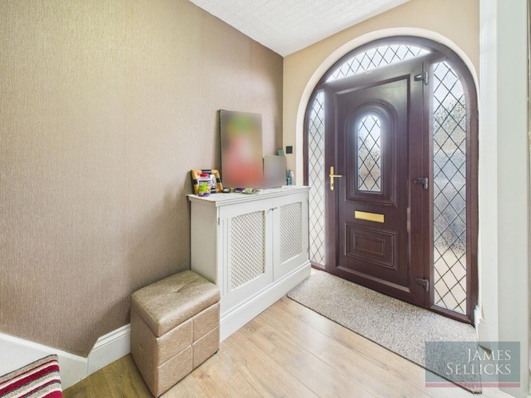 Images for 4 bedrooms, including annexe - Lynmouth Road, Humberstone, Leicestershire