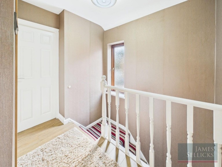 Images for 4 bedrooms, including annexe - Lynmouth Road, Humberstone, Leicestershire