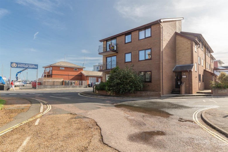 Click the photo for more details of Cowes, Isle of Wight