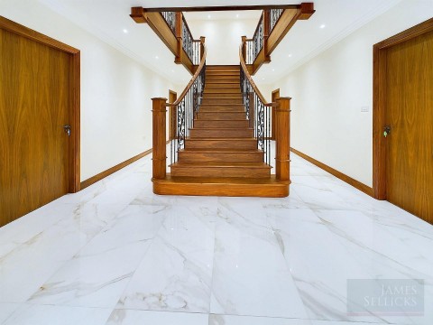 Click the photo for more details of Gartree Road, Oadby, Leicestershire