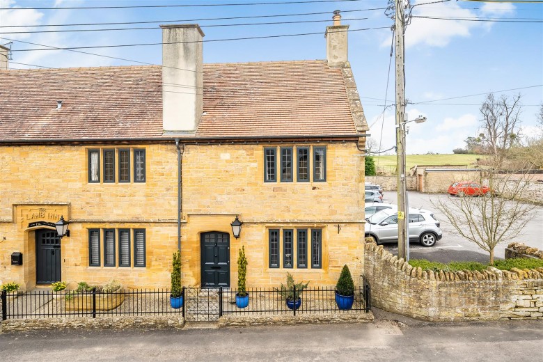 Click the photo for more details of 9 Vicarage Street, Tintinhull, Yeovil