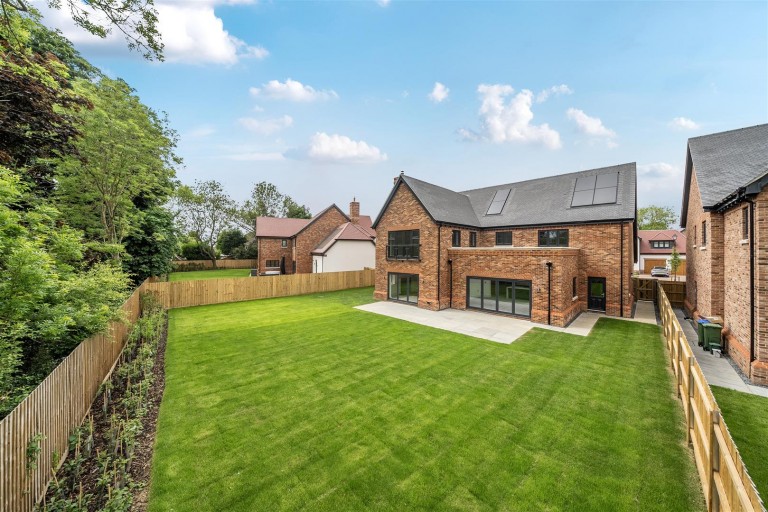 Images for Furl Close, Towcester Road, Maids Moreton, MK18