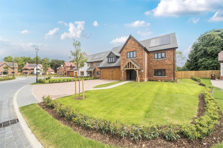 Images for Furl Close, Towcester Road, Maids Moreton, MK18
