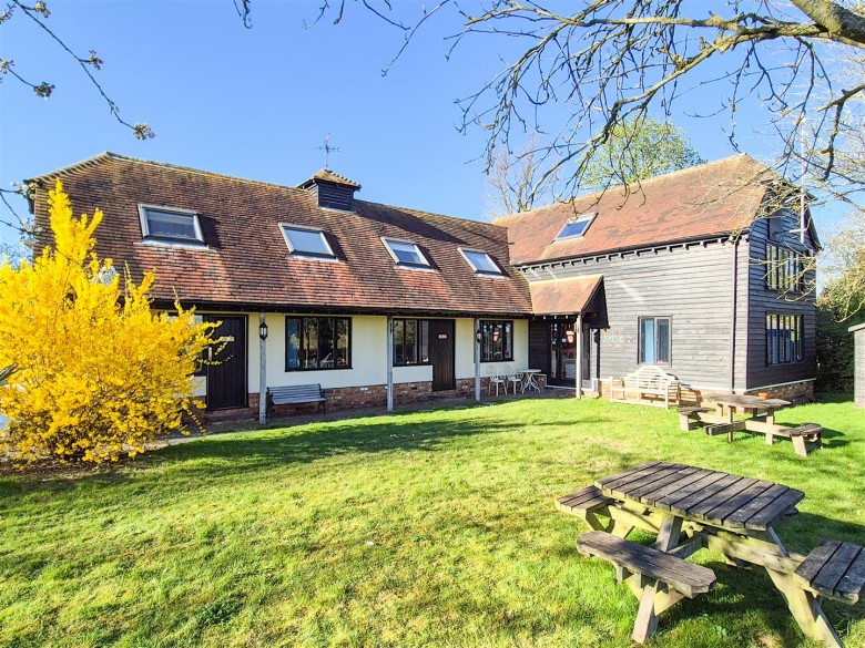 Click the photo for more details of Bardfield End Green, Thaxted, Dunmow