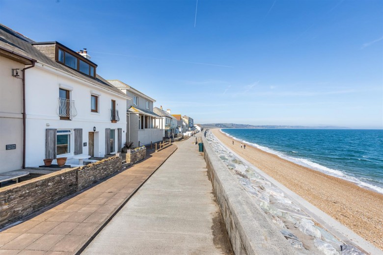 Click the photo for more details of Bay View, Torcross, Kingsbridge