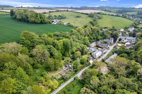 Click the photo for more details of Combpyne, Axminster