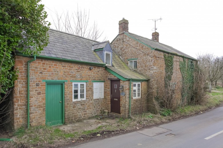 Click the photo for more details of Barford Road, Hempton, Banbury