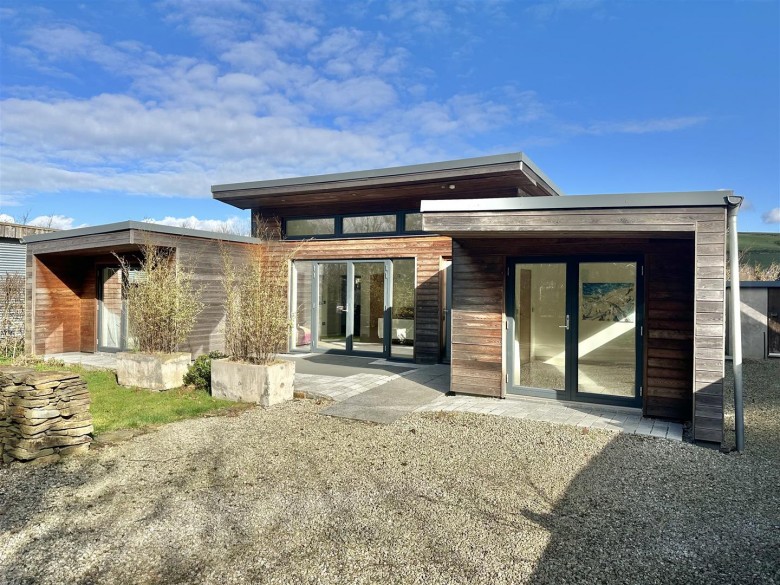 Click the photo for more details of Saunton Road, Braunton