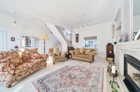 Click the photo for more details of The Green, Byfield, Daventry, NN11