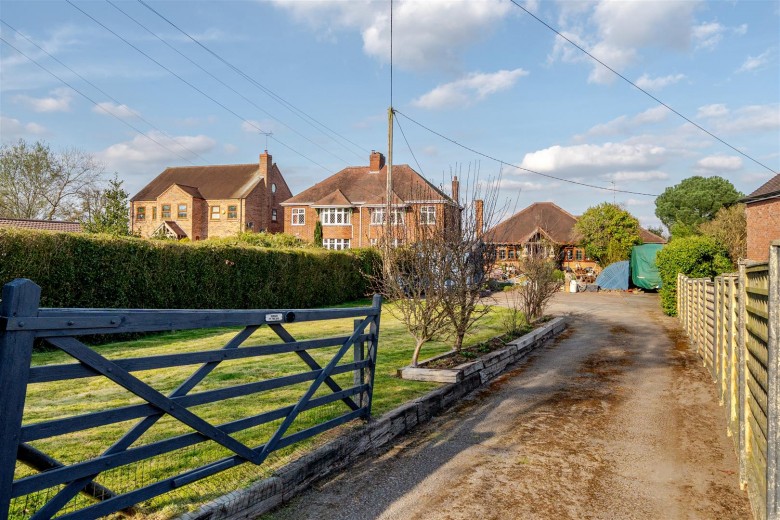 Click the photo for more details of Carts Lane, Grendon, CV9