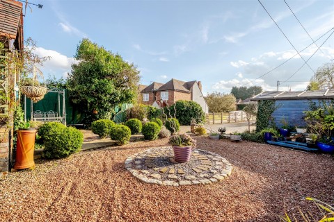 Click the photo for more details of Carts Lane, Grendon, CV9