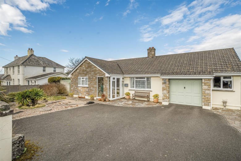 Click the photo for more details of Harton Cross, Hartland, Bideford