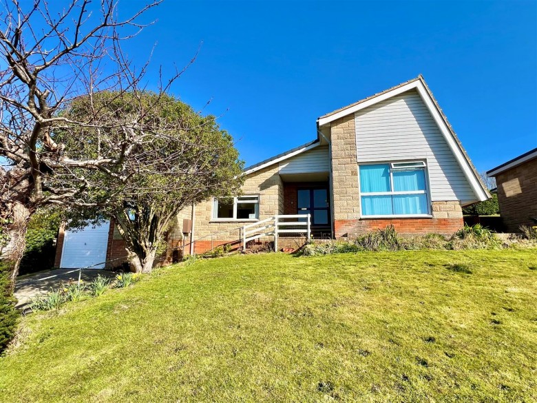 Click the photo for more details of Totland Bay, Isle of Wight