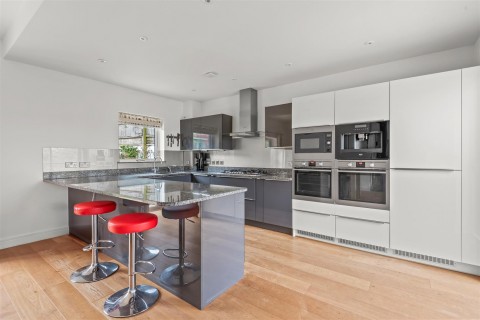 Click the photo for more details of Follaton Rise, Totnes