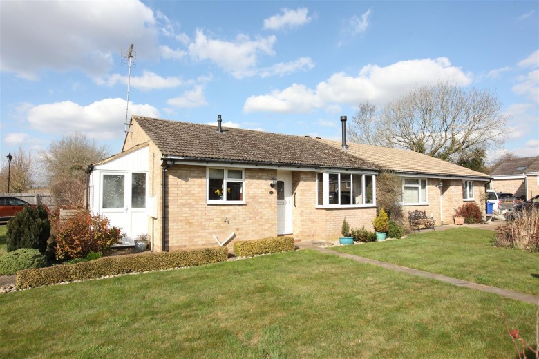 Click the photo for more details of Hampton Drive, Kings Sutton, Banbury