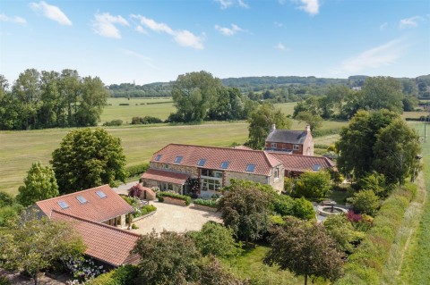 Click the photo for more details of Low Fields, Fulbeck