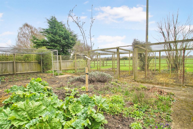 Images for Low Fields, Fulbeck