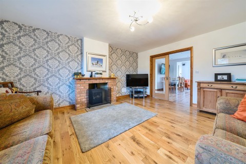 Click the photo for more details of Murswell Lane, Silverstone, NN12