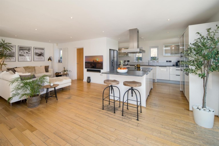 Images for Rush Close, Shanklin