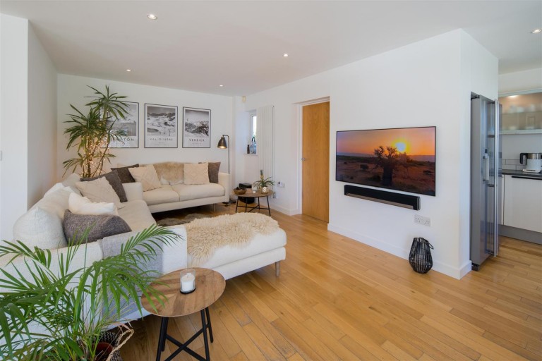 Images for Rush Close, Shanklin